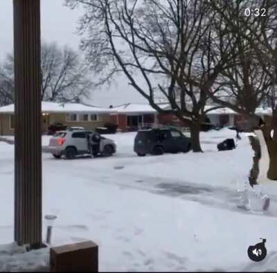 Porch Pirate gets confronted by armed landowner. Not sure if this has already been posted on this sub but here y’all go