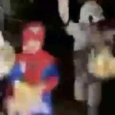 😳 Gru scare da kids!?!?1? 😳😡