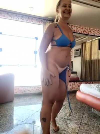 Friday and I arrived to shake your head