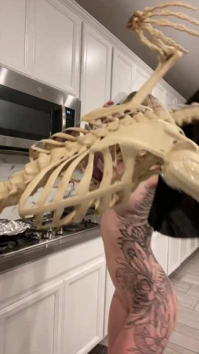 i feel i'd be great in a horror movie... wait! i mean whore movie [oc]