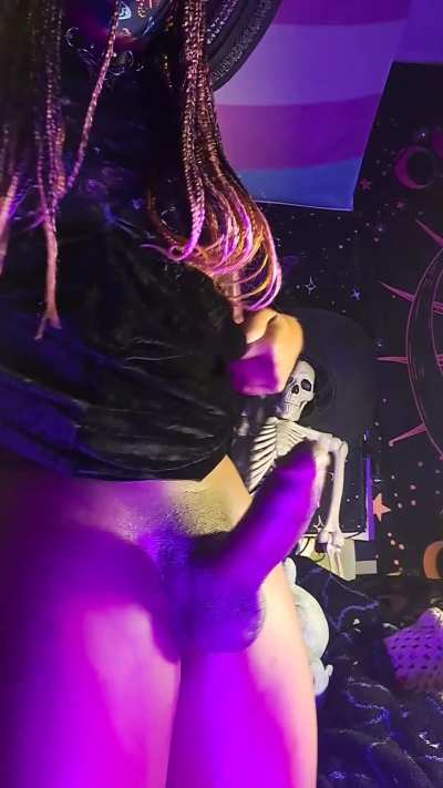 You'll love and look better with her meat on your face than his any day 