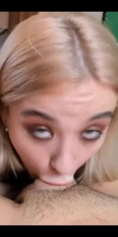 Some insane deepthroat, sauce 👇🏼