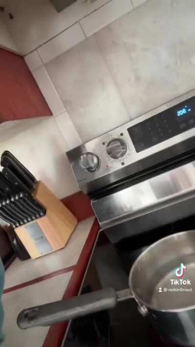 Water scientist explains strange cooking occurrence