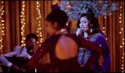 Her expressions are just Wow! Anyone's here her Delhi's fan?