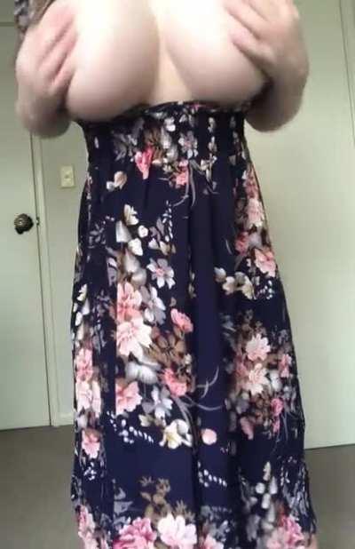 Imagine me flashing you at a cute lil picnic :p