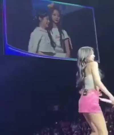 Twice - Mina booty shake