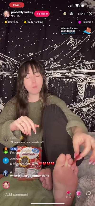 Ngl, I nutted pretty hard when she sniffed the pepperoni 