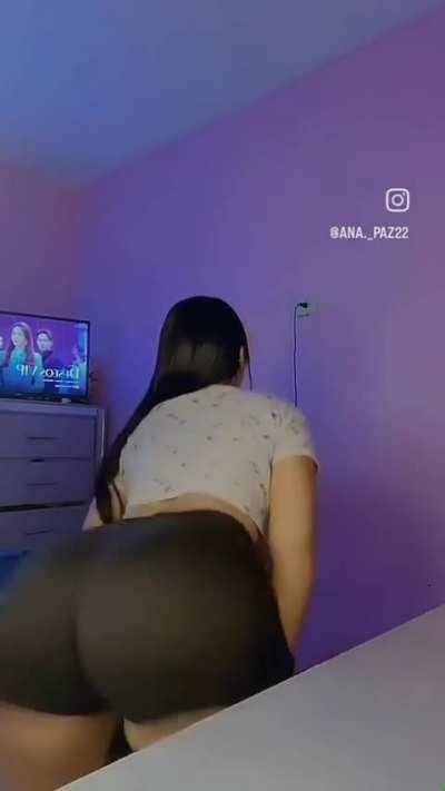 Latina twerking🥵🔥 name in video!!