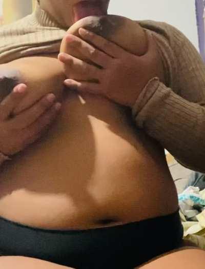 sucking them off on titty tuesday 💕