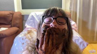 smearing shit on my face and teeth [F]