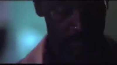 Ich geh lang : Aktie fällt. Ich geh kurz : Aktie steigt. Ich denke mir warum nicht lang und kurz gleichzeitig gehen : Aktie bewegt sich so dermaßen nach rechts, bis ich eine der Position schließe, damit sie wieder das Gegenteil machen kann.