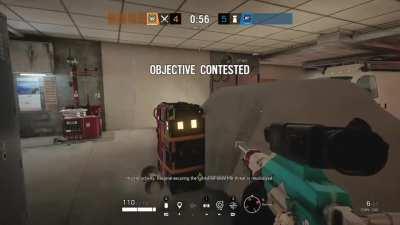 Hold up, wait a minute. Somethin ain’t right!