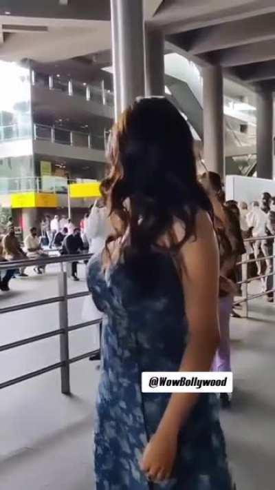 Janhvi Kapoor and her bounce!😩😩😩