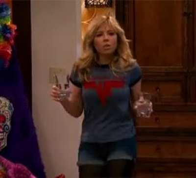 Jennette mccurdy bouncin