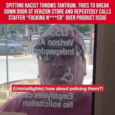 Spitting lizard Karen