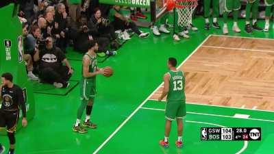 [Highlight] Curry and Brown exchange buckets with Brown three tying the game forcing OT