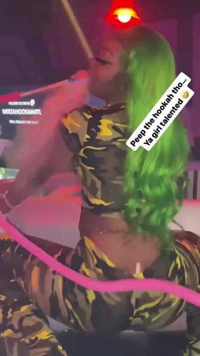 Ty.Ni Twerking at the club