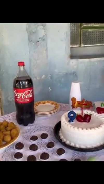 Tudo o que ele queria para seu aniversário era amor, e ele conseguiu