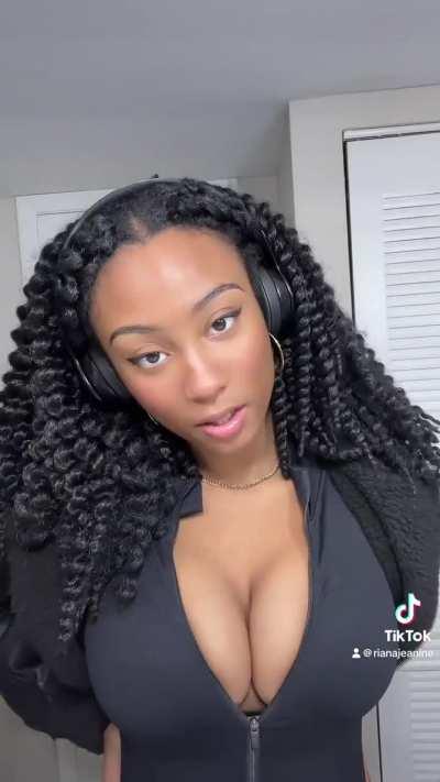 @rianajeanine