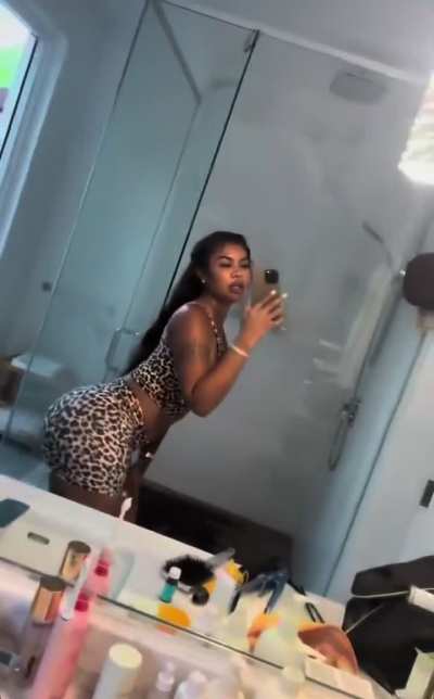 Looking Tasty Right Now💦💦💦