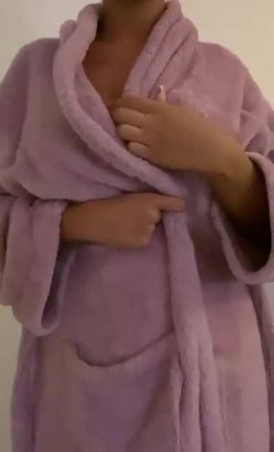 anyone wanna be with me in the spa? (OC)