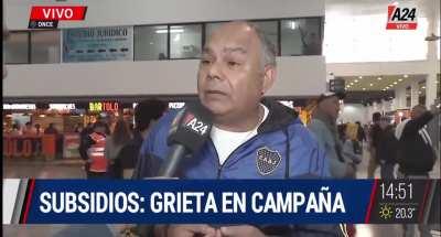 Intelectual kirchnerista dice que la gente se está cag...ndo de hambre y que no hay que votar a Milei o Bullrich. Curiosamente el intelectual no sabe o no se enteró que el Ministro actual de Economía es Massa.