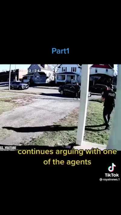 Cops attempt to arrest teenagers for jaywalking