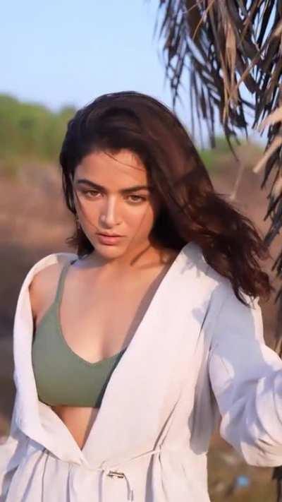 Wamiqa Gabbi 🥵💦