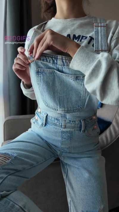 Moms can rock overalls too