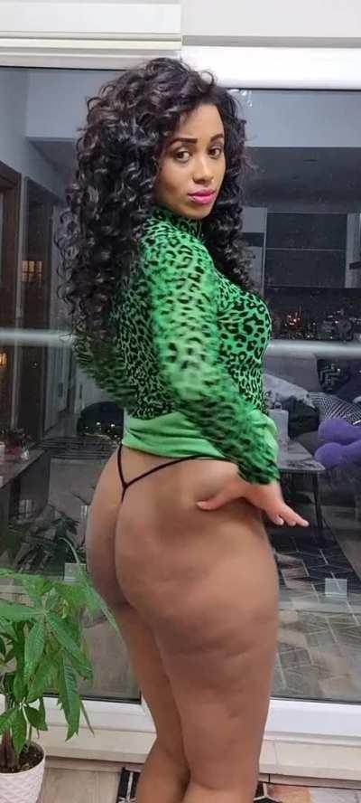 if u think i look pretty now just wait til u see how pretty i am taking ur dick