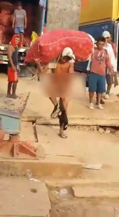 Best friends working together