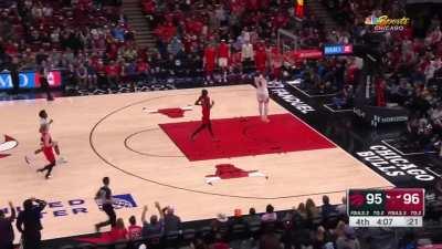 [Highlight] Andre Drummond with the monstrous slam!