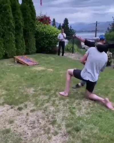 To fight a can on your mates head