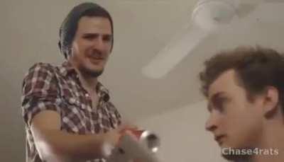 Mano quem nunca trolo o amigo assim