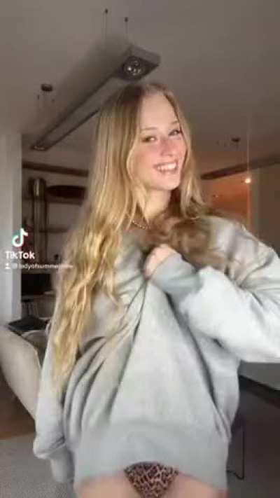 everything is better without clothes <3