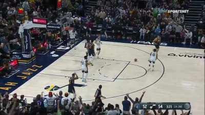 [Highlight] Jordan Clarkson explodes to the rim, beating the shot clock with a hammer dunk over two Timberwolves defenders!