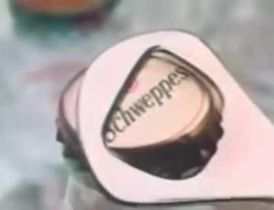 Sie weiß was Sache ist! SCHWEPPES 😎🍾