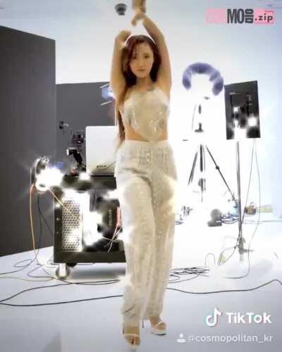 Cosmopolitan Korea Instagram Update with Hwasa (200718)