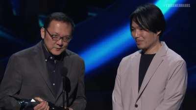 Kid Sneaks up Isle and gets on stage in front of 1 million live viewers