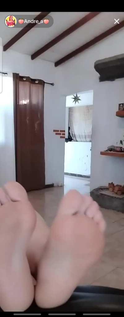 Thick wrinkled soles