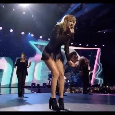 Taylor's legs 🔥🤤