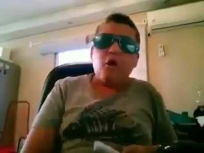 Pqp man tbm n precisava humilha o cara assim