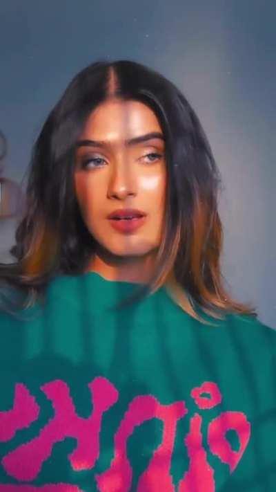 It's getting better and better everyday can't resist her anymore 🤤🤤