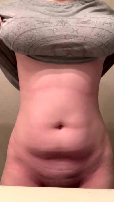 There's no better feeling then letting my tits be free 😊