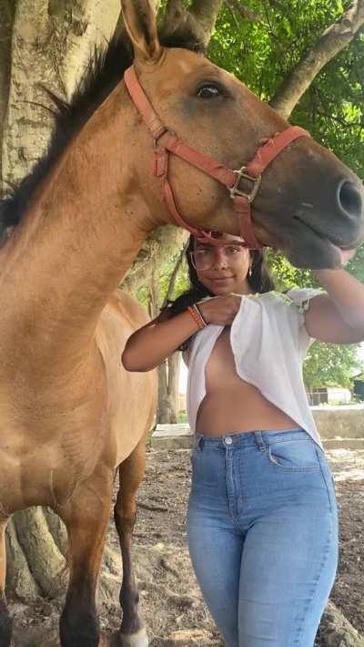 im the horniest farmergirl in arizona