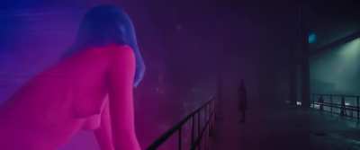 Ana de Armas as Joi Projection in Blade Runner 2049