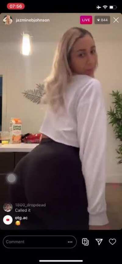 Jazmine Twerking on Insta live!!!