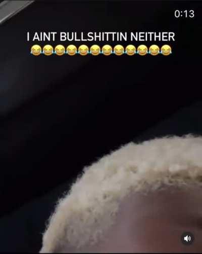 Drakes security off a bean itching to body slam someone 💀