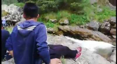 Khazakstan: Darwin Award Hall of Fame contender.