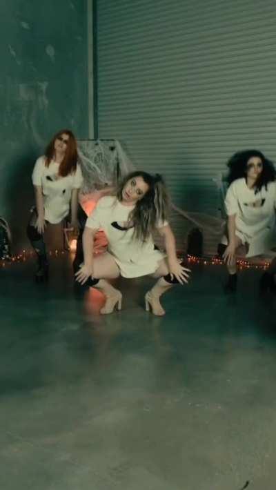 Twerking thru Halloween 🎃